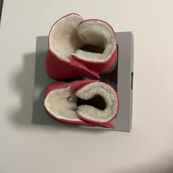 Ugg Keelan boots - infants - Picture 4 of 7